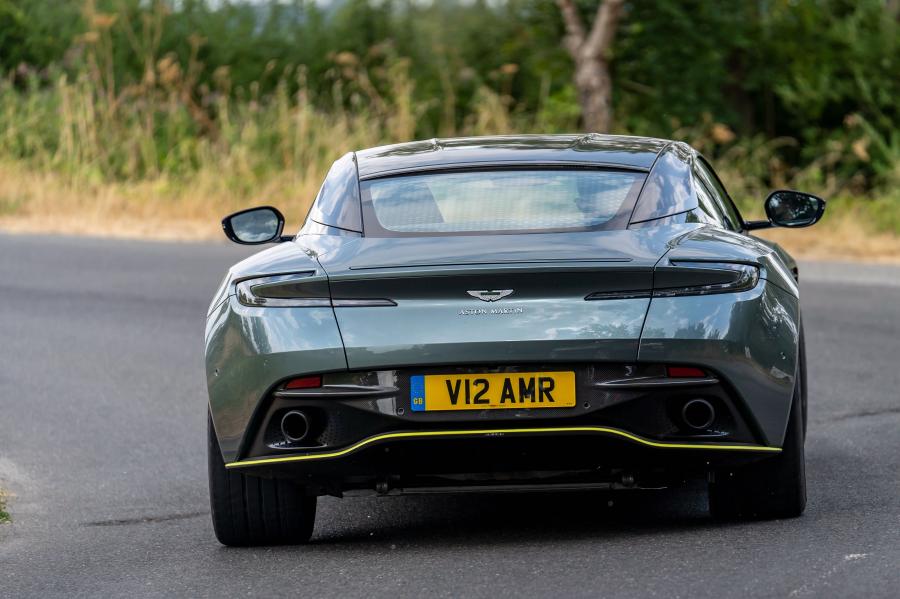  Aston Martin DB11 AMR Signature Edition 2018 года  (UK) (фото 19 из 40)